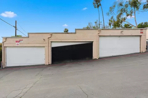 Exterior - 2118 Oceanside Blvd, Oceanside, CA 92054 photo 7 of 8