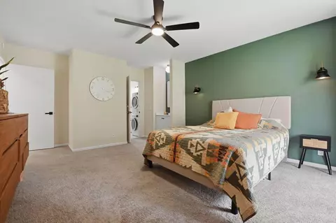 Bedroom - 2118 Oceanside Blvd, Oceanside, CA 92054 photo 2 of 5