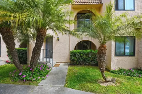 Exterior - 2118 Oceanside Blvd, Oceanside, CA 92054 photo 4 of 8