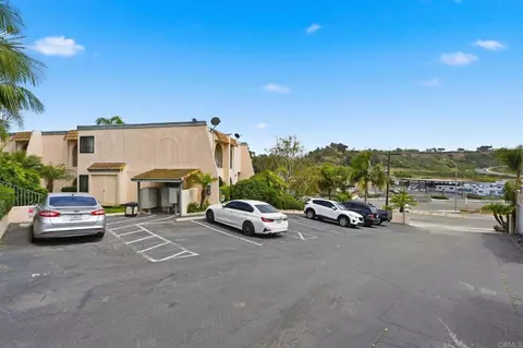 Exterior - 2118 Oceanside Blvd, Oceanside, CA 92054 photo 6 of 8