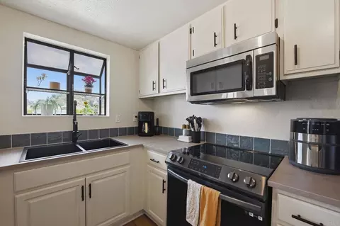Kitchen - 2118 Oceanside Blvd, Oceanside, CA 92054 photo 2 of 5