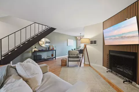 Living - 2118 Oceanside Blvd, Oceanside, CA 92054 photo 2 of 4