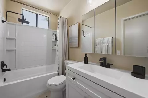 Bath - 2118 Oceanside Blvd, Oceanside, CA 92054 photo 2 of 2