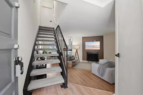 Entry Way - 2118 Oceanside Blvd, Oceanside, CA 92054 photo 1 of 2