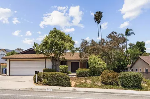Exterior - 818 Crest Dr, Encinitas, CA 92024 photo 2 of 2