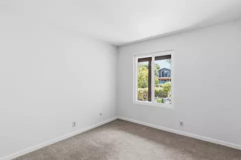 Bedroom - 818 Crest Dr, Encinitas, CA 92024 photo 3 of 3
