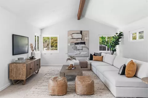 818 Crest Dr, Encinitas, CA 92024