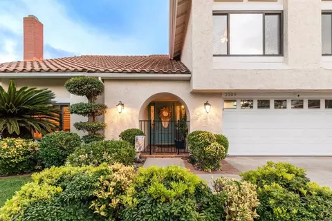 Exterior - 2309 Carriage Cir, Oceanside, CA 92056 photo 14 of 17