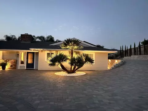 Exterior - 1001 Riverview Dr, Fallbrook, CA 92028 photo 5 of 10