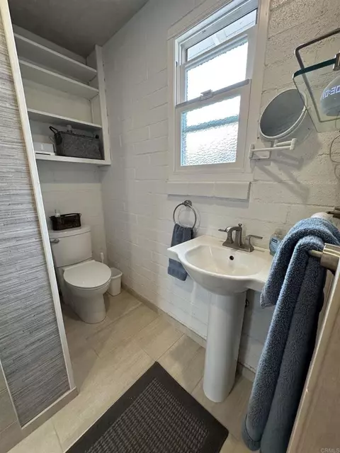 Bath - 1001 Riverview Dr, Fallbrook, CA 92028 photo 1 of 6