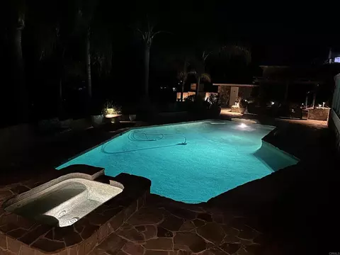 Exterior - 1001 Riverview Dr, Fallbrook, CA 92028 photo 8 of 10