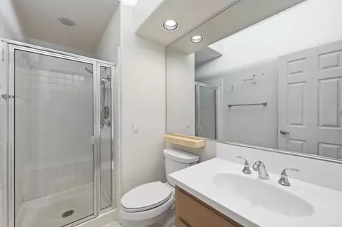 Bath - 4950 Lerkas Way, Oceanside, CA 92056 photo 4 of 5