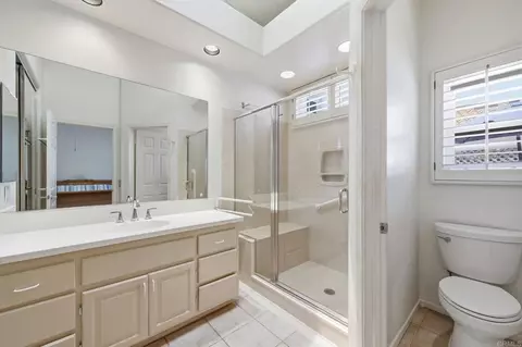 Bath - 4950 Lerkas Way, Oceanside, CA 92056 photo 2 of 5