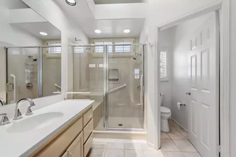Bath - 4950 Lerkas Way, Oceanside, CA 92056 photo 3 of 5