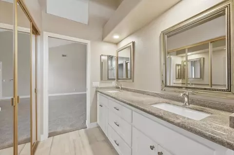 Bath - 5081 Caesena Way, Oceanside, CA 92056 photo 2 of 4