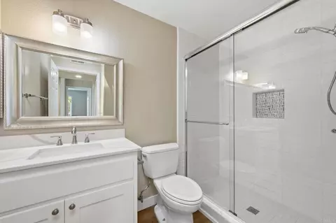 Bath - 5081 Caesena Way, Oceanside, CA 92056 photo 4 of 4
