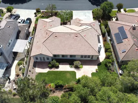 View/Area - 672 Inverlochy Dr, Fallbrook, CA 92028 photo 3 of 7