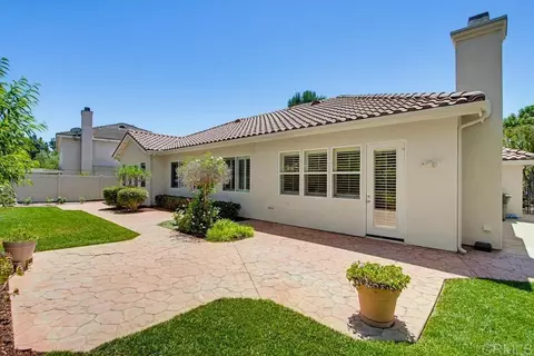 Exterior - 672 Inverlochy Dr, Fallbrook, CA 92028 photo 9 of 14