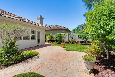 Exterior - 672 Inverlochy Dr, Fallbrook, CA 92028 photo 5 of 14