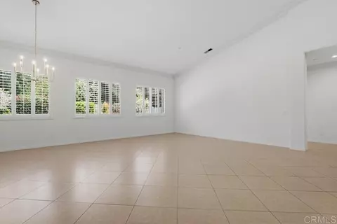 Living - 672 Inverlochy Dr, Fallbrook, CA 92028 photo 3 of 9