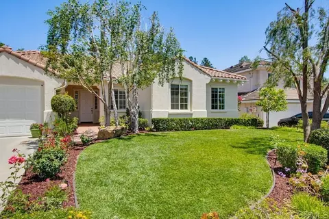 Exterior - 672 Inverlochy Dr, Fallbrook, CA 92028 photo 3 of 14