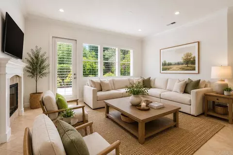 Living - 672 Inverlochy Dr, Fallbrook, CA 92028 photo 9 of 9