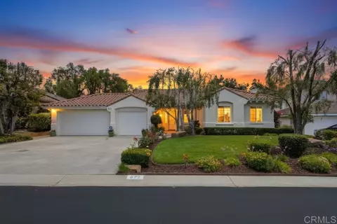 672 Inverlochy Dr, Fallbrook, CA 92028