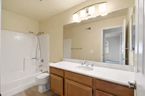 Bath - 1616 Clearwater Pl, Encinitas, CA 92024 photo 3 of 3