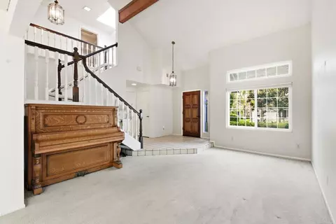 Living - 1616 Clearwater Pl, Encinitas, CA 92024 photo 3 of 5