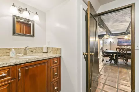 Bath - 6036 Rainbow Heights Rd, Fallbrook, CA 92028 photo 1 of 1