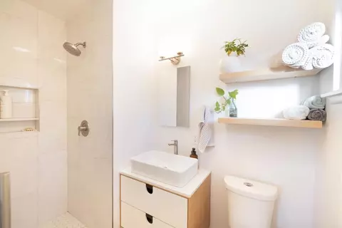 Bath - 2222 Crestline Dr, Oceanside, CA 92054 photo 1 of 5
