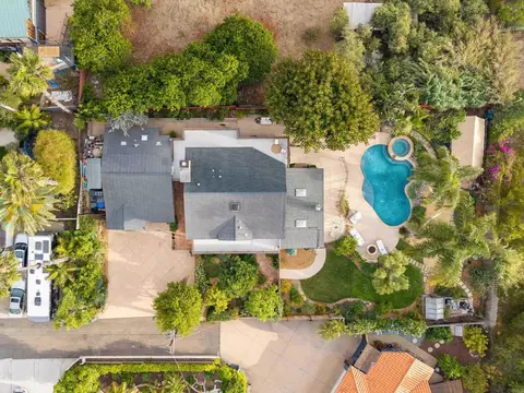 View/Area - 627 Ezee St, Encinitas, CA 92024 photo 2 of 3