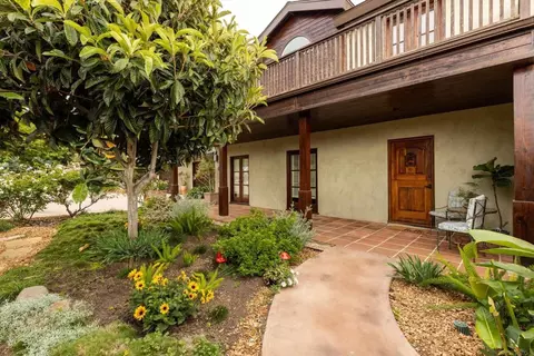 Exterior - 627 Ezee St, Encinitas, CA 92024 photo 3 of 9