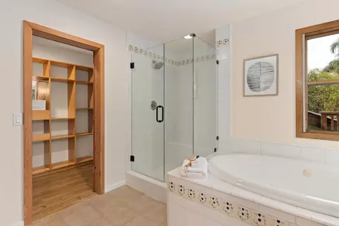 Bath - 627 Ezee St, Encinitas, CA 92024 photo 2 of 6