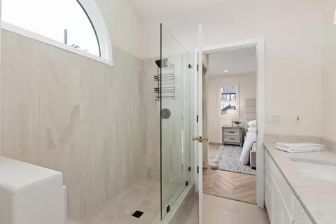 Bath - 627 Ezee St, Encinitas, CA 92024 photo 4 of 6