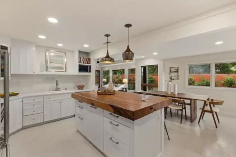 Kitchen - 627 Ezee St, Encinitas, CA 92024 photo 3 of 5