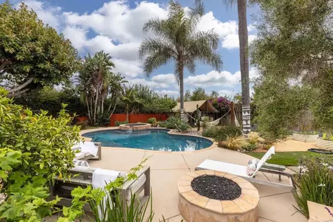 Exterior - 627 Ezee St, Encinitas, CA 92024 photo 7 of 9