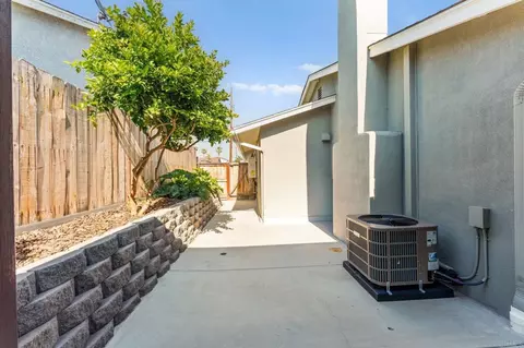 Exterior - 3023 Linda Dr, Oceanside, CA 92056 photo 6 of 10