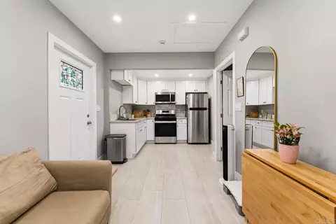Entry Way - 3023 Linda Dr, Oceanside, CA 92056 photo 2 of 2