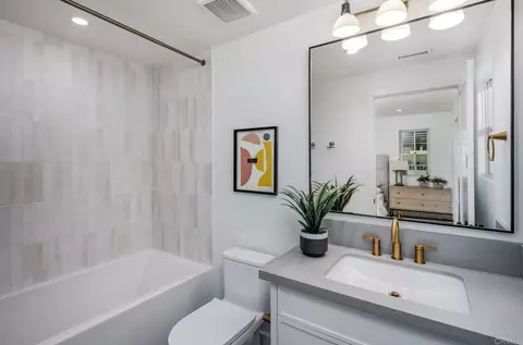 Bath - 828 Conestoga Ct, Encinitas, CA 92024 photo 8 of 8