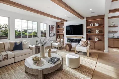 Living - 828 Conestoga Ct, Encinitas, CA 92024 photo 2 of 4