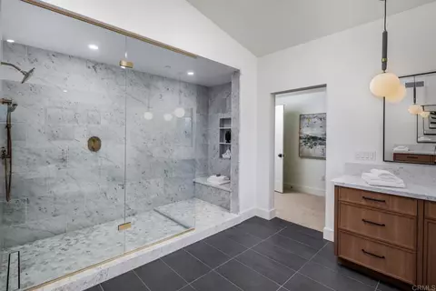 Bath - 828 Conestoga Ct, Encinitas, CA 92024 photo 5 of 8