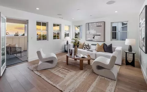 Living - 828 Conestoga Ct, Encinitas, CA 92024 photo 4 of 4