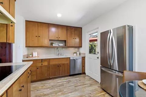 Kitchen - 258 Barbara Ave, Solana Beach, CA 92075 photo 2 of 5