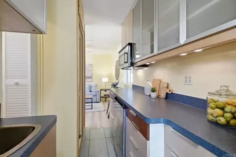 Kitchen - 258 Barbara Ave, Solana Beach, CA 92075 photo 4 of 5