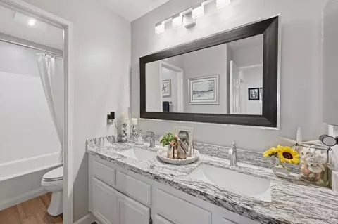 Bath - 980 Manteca Dr, Oceanside, CA 92057 photo 4 of 4