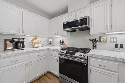 Kitchen - 980 Manteca Dr, Oceanside, CA 92057 photo 4 of 5