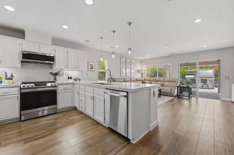 Kitchen - 980 Manteca Dr, Oceanside, CA 92057 photo 3 of 5