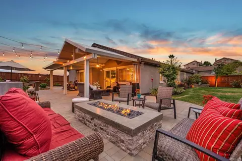Exterior - 980 Manteca Dr, Oceanside, CA 92057 photo 5 of 19