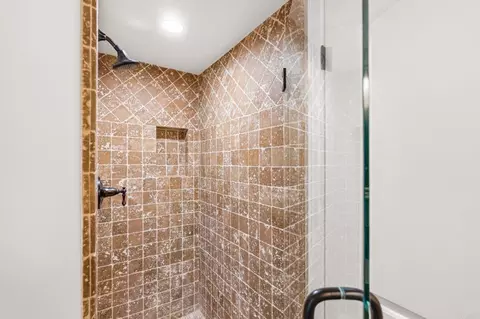 Bath - 13319 Pacer Ln, Poway, CA 92064 photo 7 of 9
